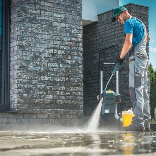 How Long Does It Take to Pressure Wash a House